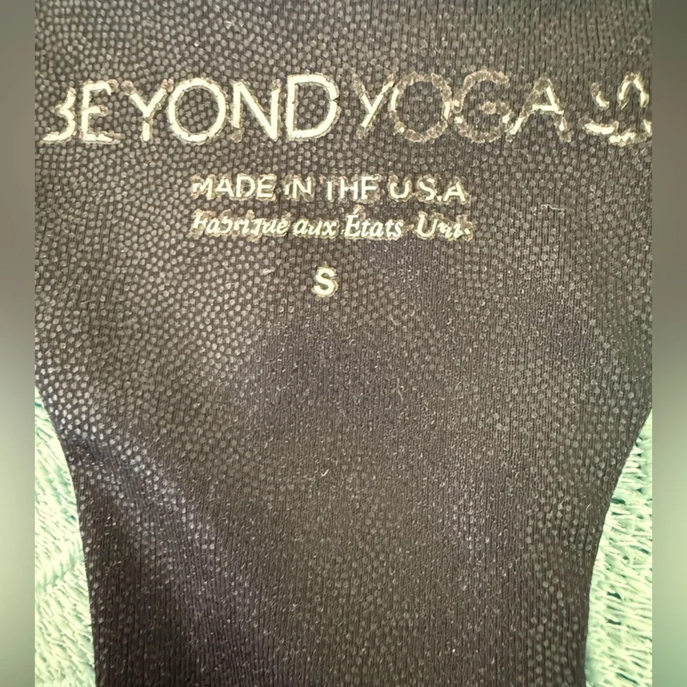 Beyond Yoga Sports Bra Pearlized Ride It Bra Racerback workout top